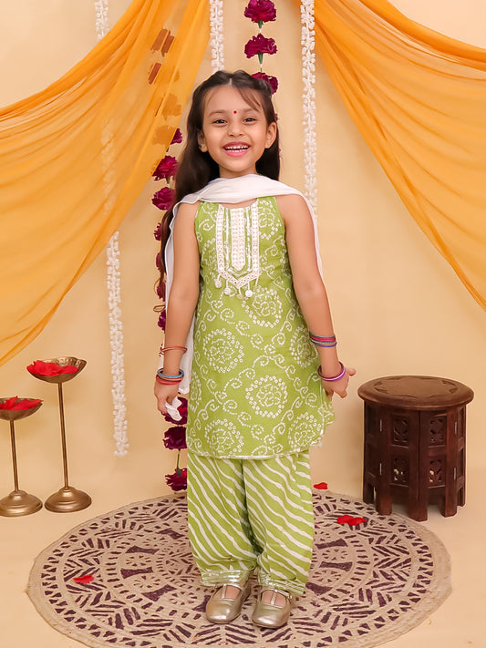 Green Cotton Sleeveless Floral Printed with Lace Girls Suit Set