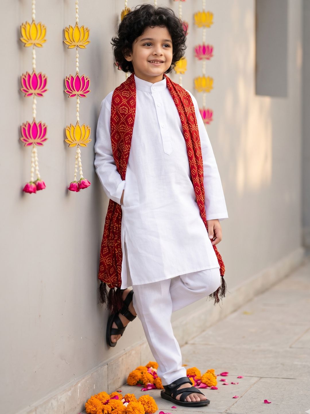 White Solid Pure Cotton Kurta Pyjama With Maroon Dupatta Set For Boys
