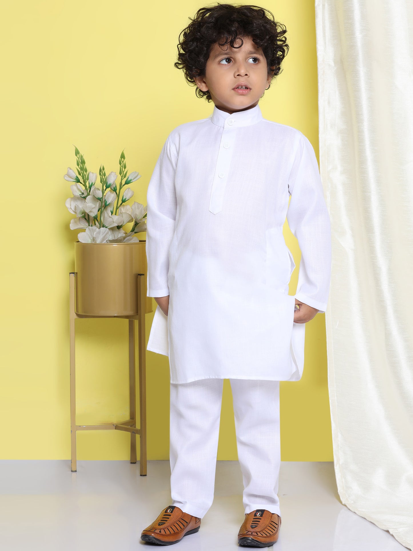 Boys White Cotton Solid Mandarin Collar Kurta Pyjama Set