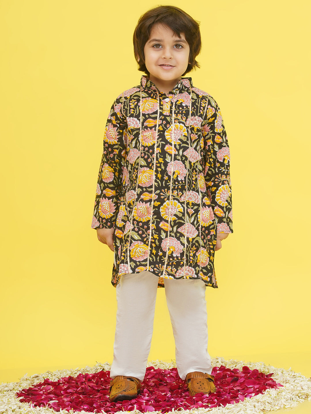Black Full sleeves Floral Print Cotton Kurta Pyjama For Boys