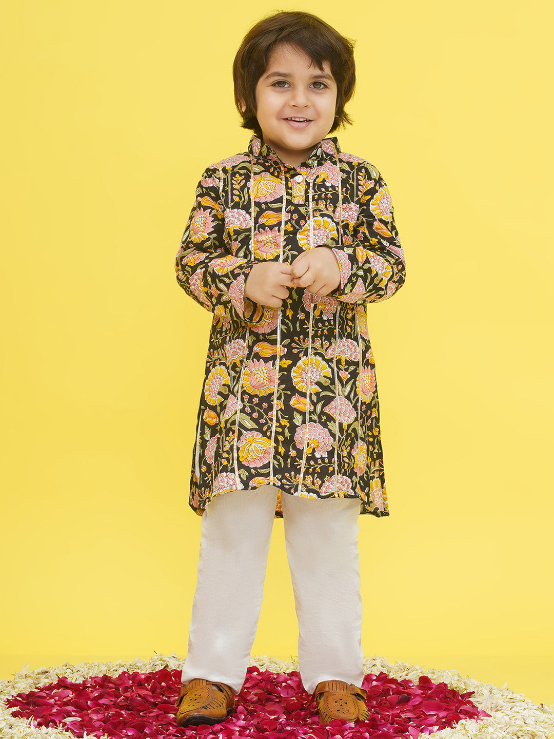 Black Full sleeves Floral Print Cotton Kurta Pyjama For Boys