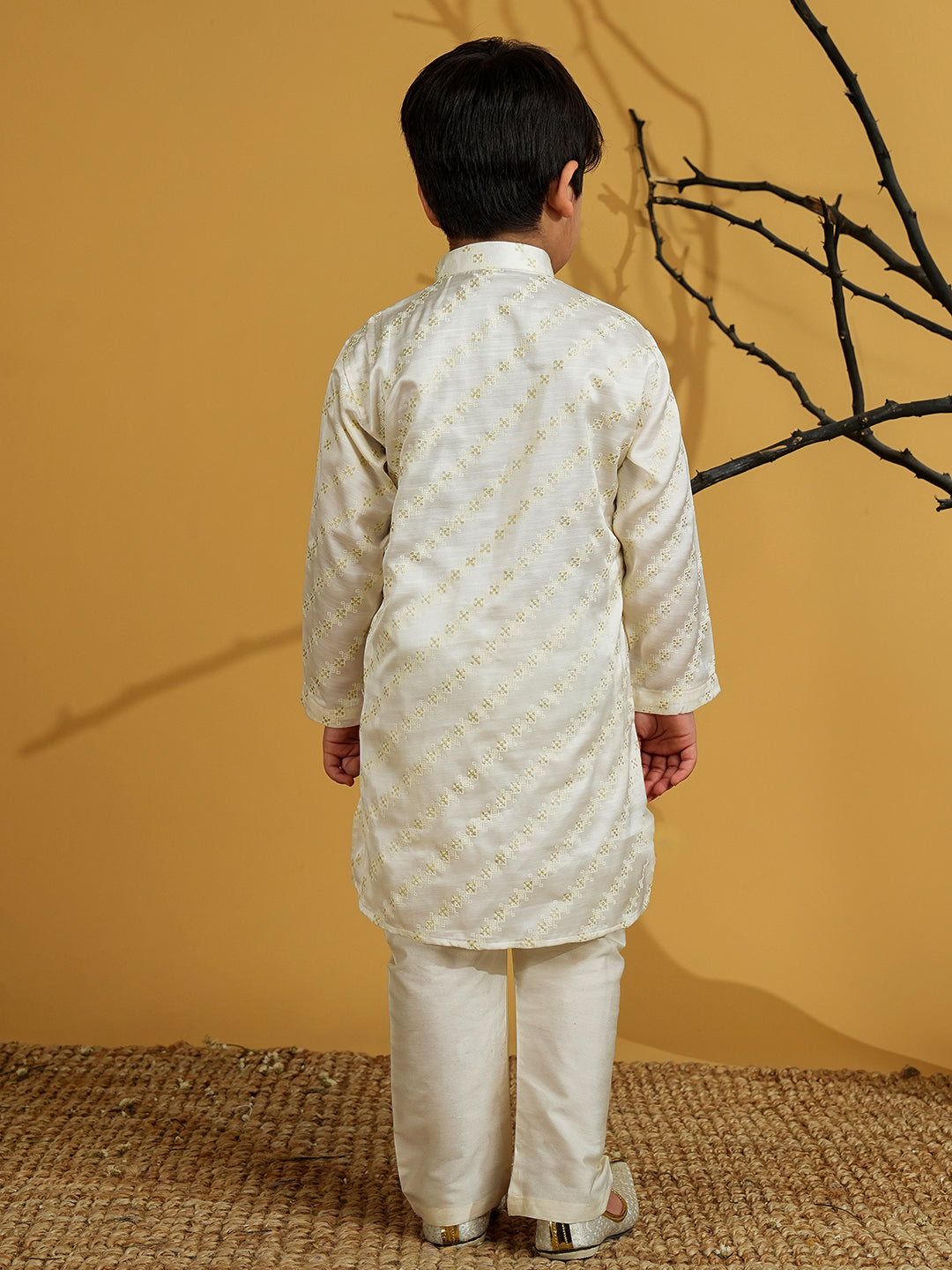 Holi White Silk Blend Full Sleeves Embroidered Kurta Pyjama Set - AJ Dezines
