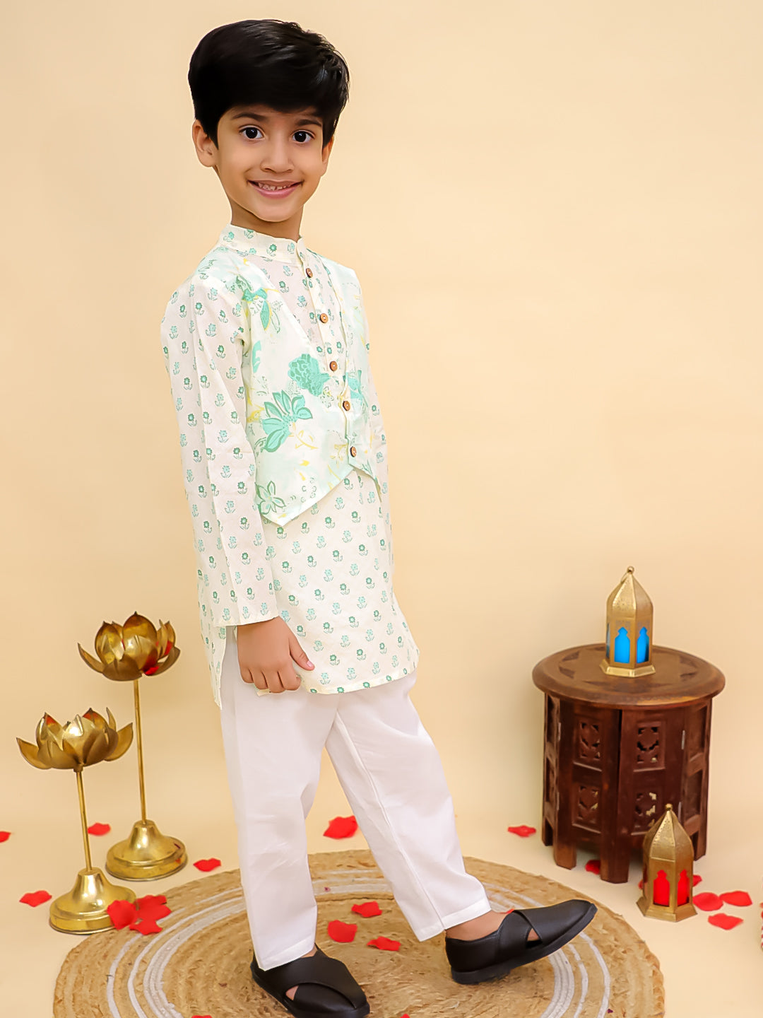 Green Cotton Full sleeves Floral Print Kurta Pyjama Set - AJ Dezines
