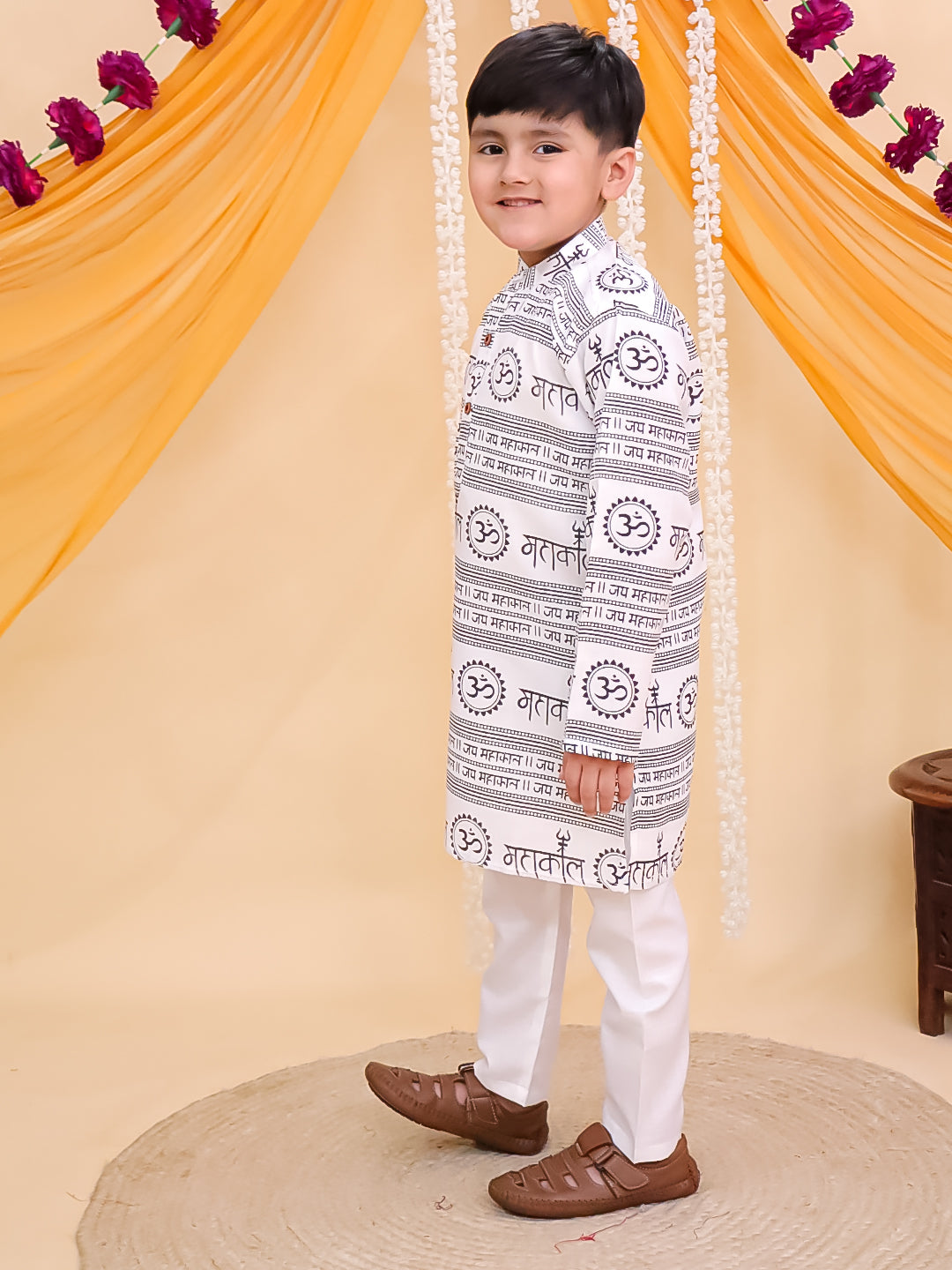 Boys White Cotton Full sleeves Om Mahakal Printed Kurta Pyjama Set