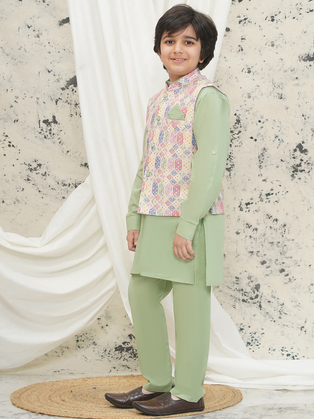Pista Cotton Full sleeves Abstract Kurta Pyjama Waistcoat for Boys