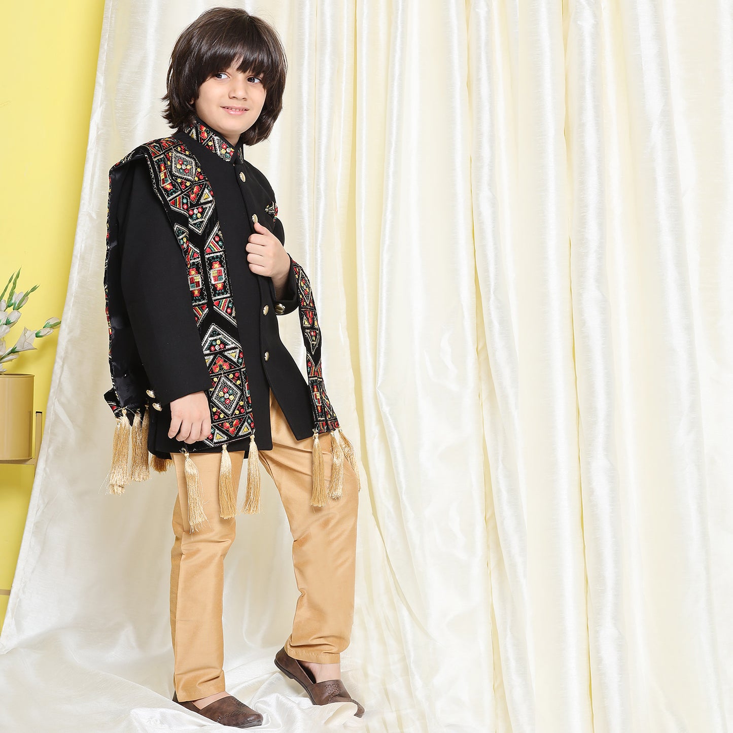 Kids Boys Black Embroidered Cotton Polyester Sherwani