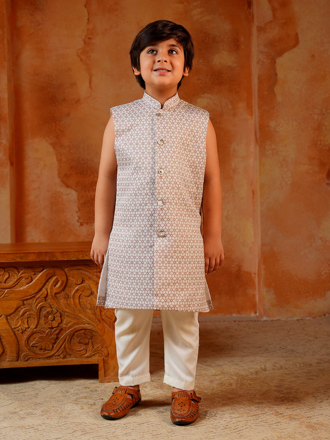 BROWN Jacquard Full Sleeves Rich Elephant Embroidery Sherwani