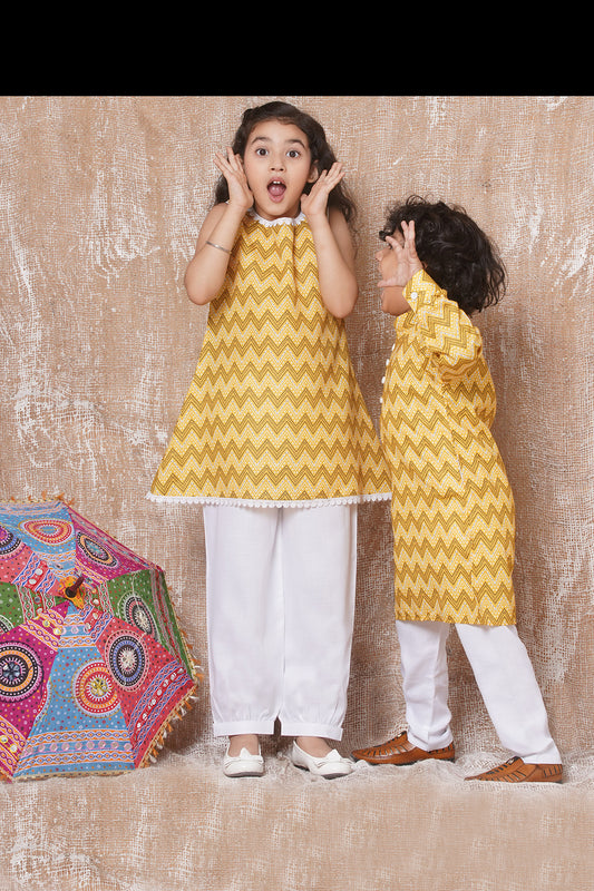 Sibling Set Yellow Cotton Printed ZigZag for Boys & Girls
