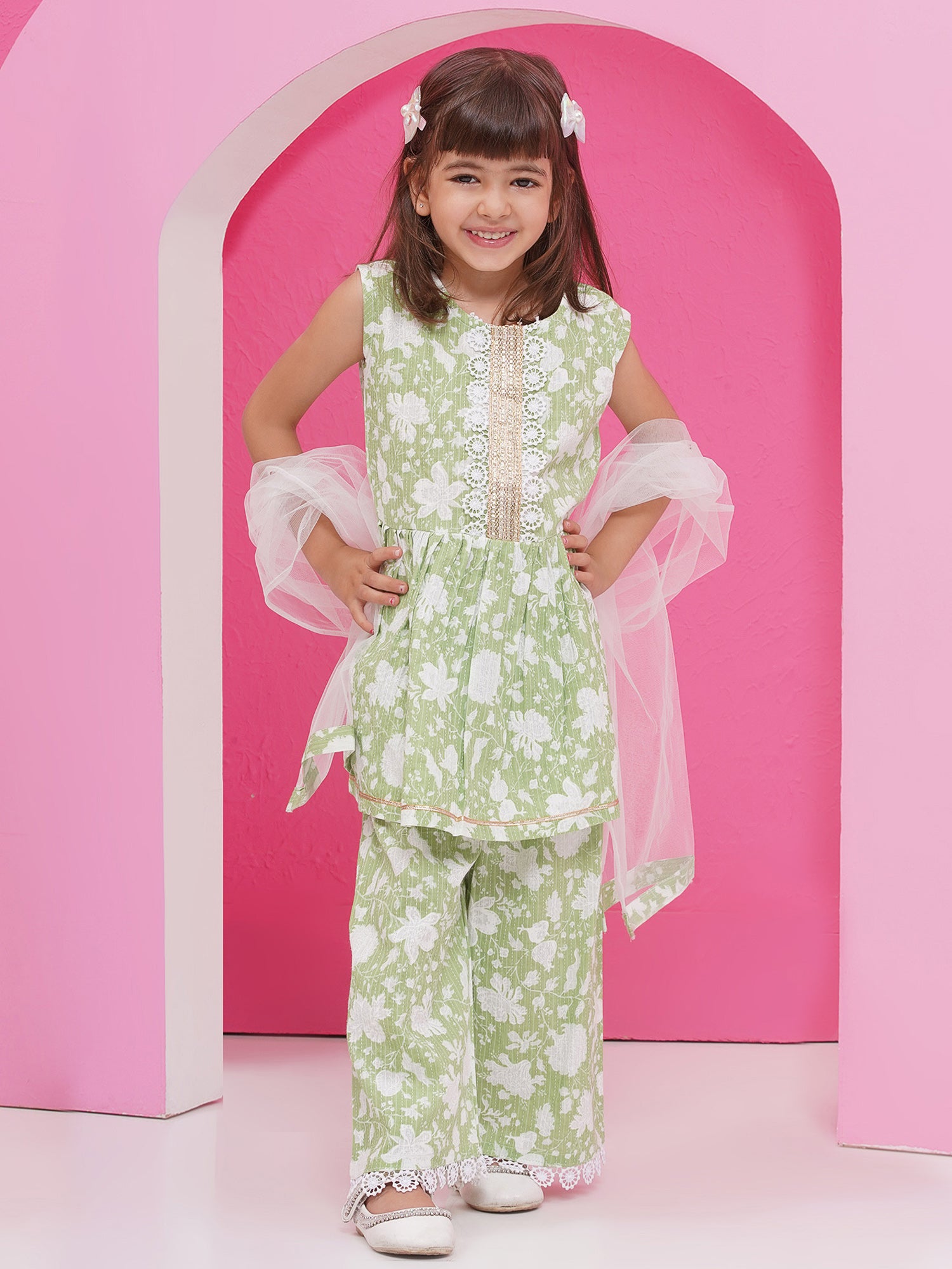 Pista Pure Cotton Sleeveless Floral Print Girls Suit Set For Girls