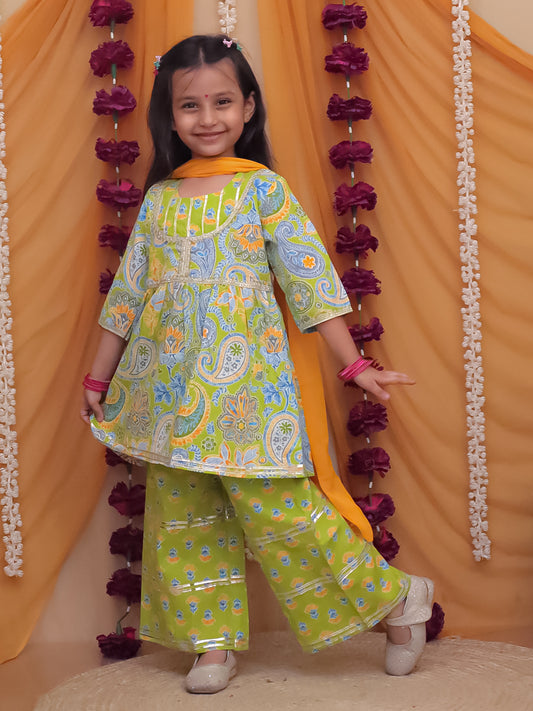 Girls Green Cotton Three-Fourth Sleeves Floral Printed Girls Suit Set