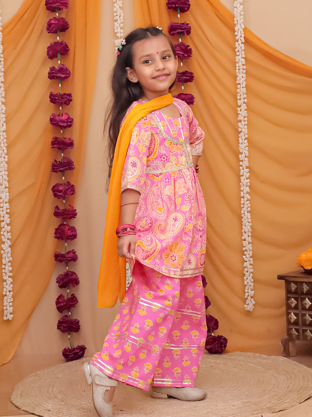 Girls Pink Cotton Three-Fourth Sleeves Floral Printed Girls Suit Set