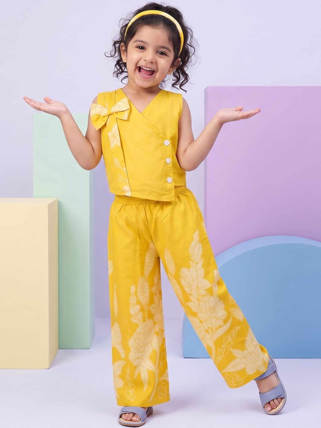 Yellow Sleeveless Floral Cotton Co-Ord Sets For Girls
