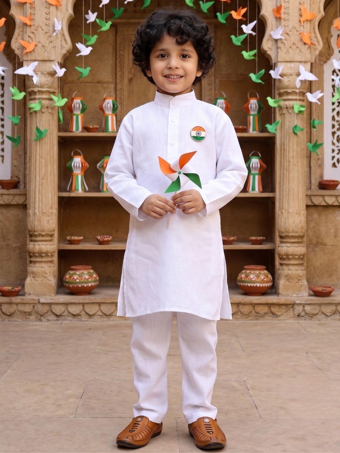 AJ Dezines White Solid Pure Cotton Kurta Pyjama Set With Round Tiranga Brooch For Boys